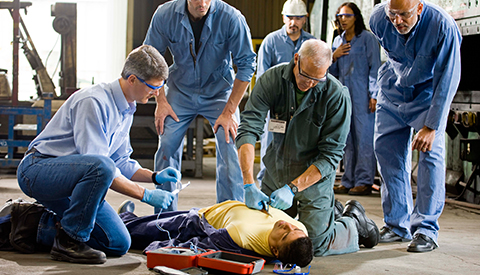 Massage cardiaque gr&acirc;ce aux d&eacute;fibrillateurs DAE Philips